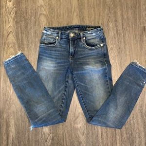 blankNYC mid-rise skinny ripped jeans, size 25